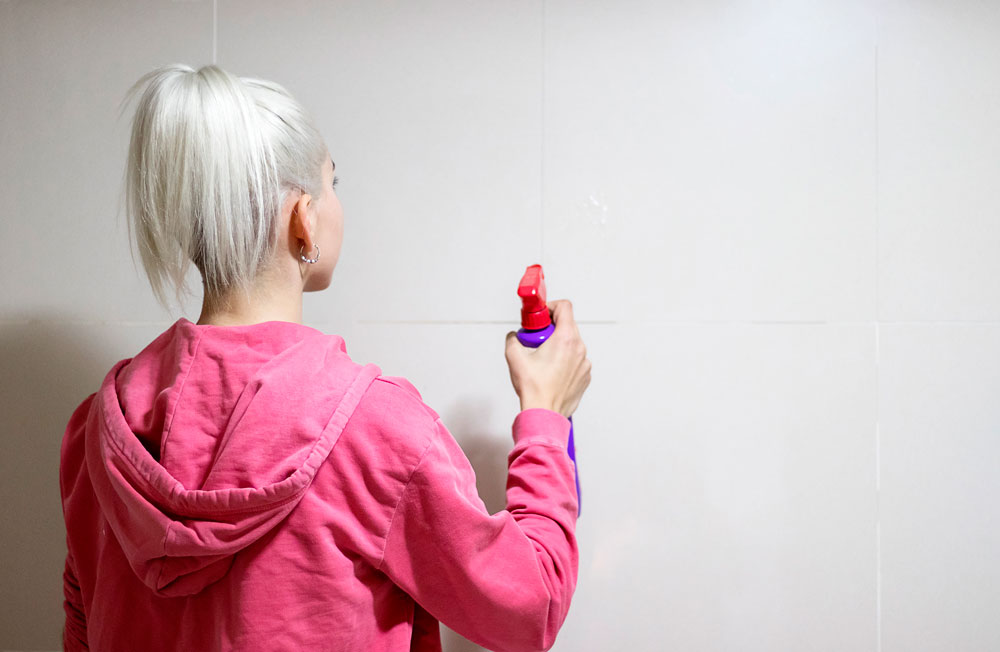 How to clean the walls quickly and easily